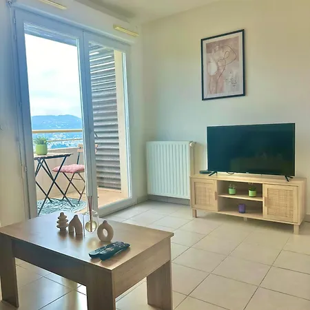 Cosy Avec Parking Et Vue Feerique