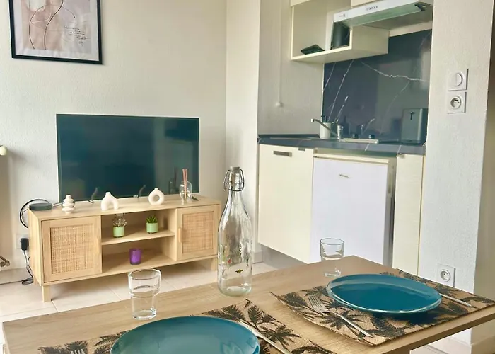Cosy Avec Parking Et Vue Feerique דירה