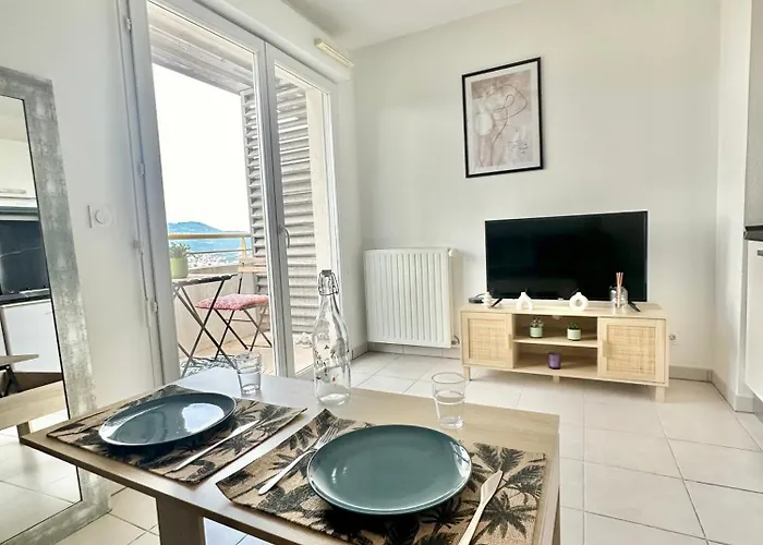 Cosy Avec Parking Et Vue Feerique דירה *