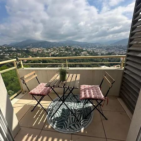 Cosy Avec Parking Et Vue Feerique * Ницца