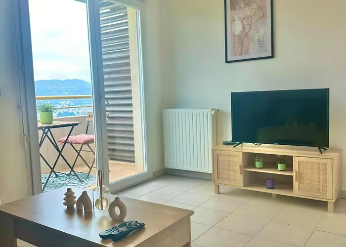 Cosy Avec Parking Et Vue Feerique